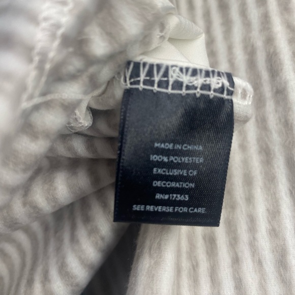 Simply Vera Vera Wang Cream and Beige 2 Piece Striped Pajama Set Size Medium NWT - Picture 8 of 8